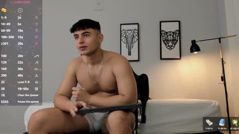 Snapshot of andrewlamar77 chatting on February 5, 2025, 1:11 pm Andrewlamar21 online show from February 5, 2025, 1:11 pm