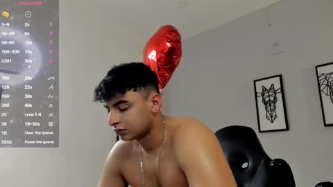 Snapshot of andrewlamar77 chatting on February 13, 2025, 5:11 pm Andrewlamar21 online show from February 13, 2025, 5:11 pm