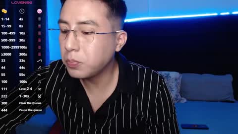 Snapshot of andrewmhilton_ chatting on January 17, 2025, 2:39 am andrewmhilton_ online show from January 17, 2025, 2:39 am