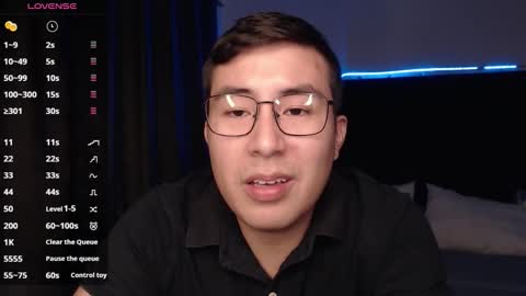 Snapshot of andrewmhilton_ chatting on October 21, 2025, 6:36 am andrewmhilton_ online show from October 21, 2025, 6:36 am