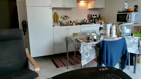 Snapshot of androx77 chatting on February 4, 2025, 11:38 am androx77 online show from February 4, 2025, 11:38 am