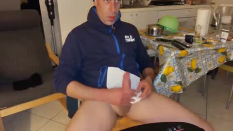 Snapshot of androx77 chatting on February 10, 2025, 11:02 pm androx77 online show from February 10, 2025, 11:02 pm