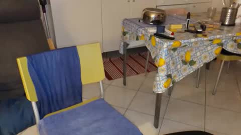 Snapshot of androx77 chatting on October 25, 2025, 9:42 pm androx77 online show from October 25, 2025, 9:42 pm