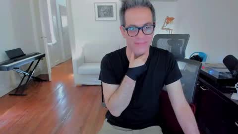 Snapshot of andy0pandi chatting on December 5, 2024, 2:00 pm Andrew online show from December 5, 2024, 2:00 pm