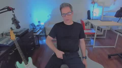 Snapshot of andy0pandi chatting on September 17, 2025, 9:05 pm Andrew online show from September 17, 2025, 9:05 pm