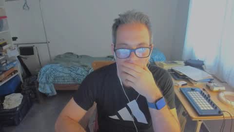 Andrew online show from January 7, 2026, 11:01 am