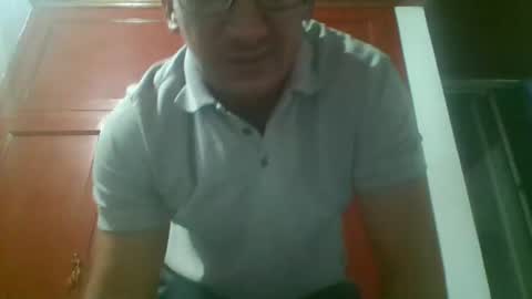 Snapshot of andy101075 chatting on December 21, 2025, 7:48 am andy101075 online show from December 21, 2025, 7:48 am