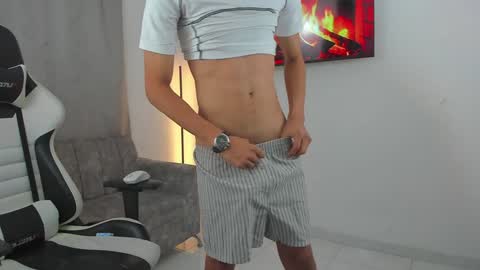 Snapshot of andy_bigcock01 chatting on December 18, 2024, 3:58 am andy_bigcock01 online show from December 18, 2024, 3:58 am