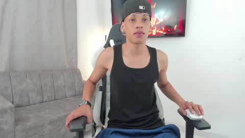 Snapshot of andy_bigcock01 chatting on December 22, 2024, 3:44 am andy_bigcock01 online show from December 22, 2024, 3:44 am