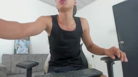 Snapshot of andy_bigcock01 chatting on September 21, 2025, 3:35 pm andy_bigcock01 online show from September 21, 2025, 3:35 pm