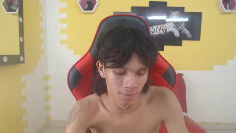 andy_dan1 online show from December 27, 2024, 7:35 pm