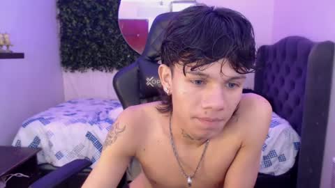 andy_dan1 online show from March 11, 2025, 1:56 pm