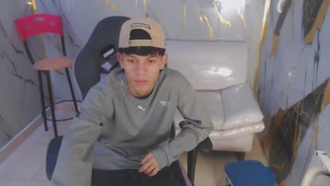 andy_dan1 online show from October 18, 2025, 3:02 pm