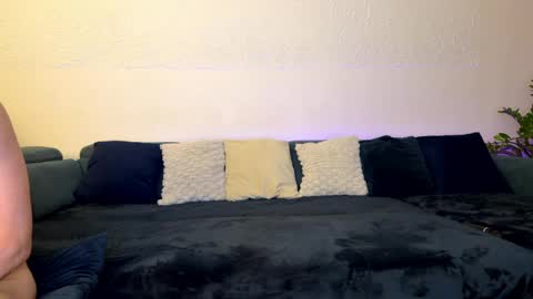 andy_velvet online show from May 17, 2026, 9:44 pm