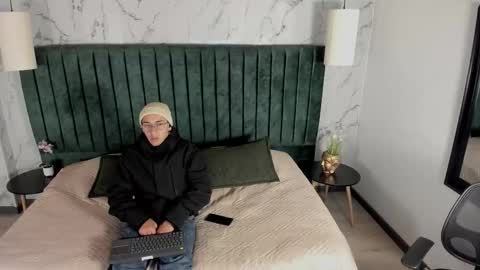 Andy Joy  online show from November 11, 2025, 11:10 am