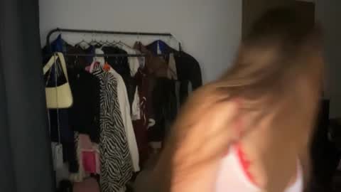 Snapshot of anetta_m chatting on October 7, 2025, 2:36 pm anetta_m online show from October 7, 2025, 2:36 pm