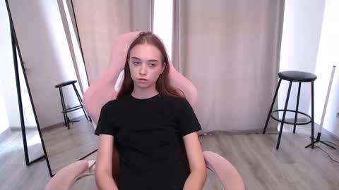 Snapshot of anfisa_leonova chatting on May 21, 2026, 9:49 am Anfisa online show from May 21, 2026, 9:49 am
