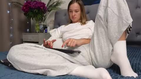 Snapshot of ange1ok chatting on June 22, 2026, 2:47 pm ange1ok online show from June 22, 2026, 2:47 pm