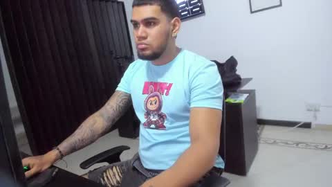 angel__tattoo online show from April 27, 2026, 10:41 pm