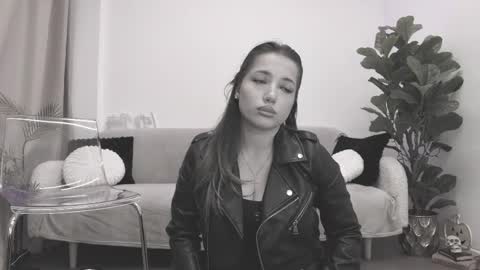 angel__vibe online show from April 20, 2026, 7:37 pm