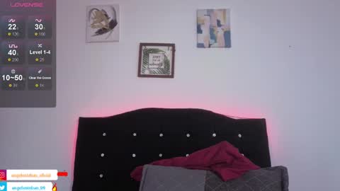 ngel Esteban  online show from November 10, 2025, 11:31 am