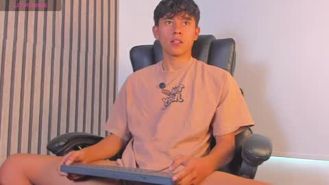 Snapshot of angel_esteban_fx chatting on May 11, 2026, 8:28 pm ngel Esteban online show from May 11, 2026, 8:28 pm