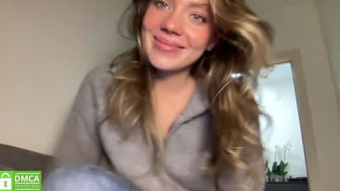 Snapshot of angel_from_sky chatting on March 4, 2025, 2:10 pm Greetings Jess online show from March 4, 2025, 2:10 pm