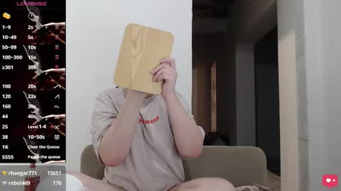 Angel online show from November 4, 2025, 4:28 pm