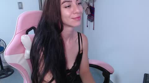 Snapshot of angel_girl10 chatting on April 28, 2026, 4:17 am Angel Girl online show from April 28, 2026, 4:17 am