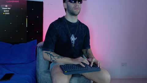 Snapshot of angel_kyrozz chatting on April 20, 2026, 7:04 pm angel_kyrozz online show from April 20, 2026, 7:04 pm