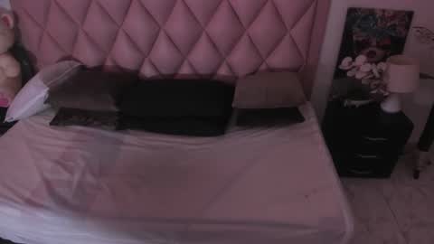 Angel  online show from January 4, 2025, 2:14 pm