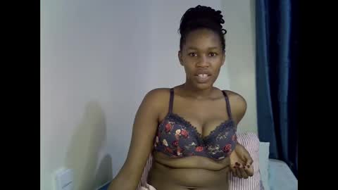 angel_mia5 online show from March 15, 2026, 7:53 pm