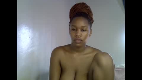 angel_mia5 online show from April 25, 2026, 12:41 pm