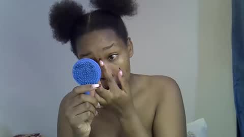 angel_mia5 online show from May 28, 2026, 1:36 am