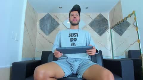 angel_villareal_ online show from February 1, 2026, 4:55 am