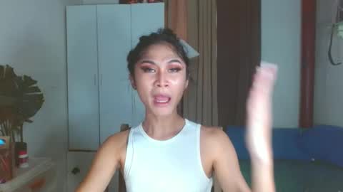 Snapshot of angela_mccollins chatting on December 14, 2024, 2:01 am angela online show from December 14, 2024, 2:01 am