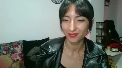 Snapshot of angela_mis chatting on January 30, 2025, 3:44 am Angela online show from January 30, 2025, 3:44 am