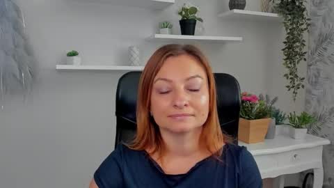 Angela online show from September 11, 2025, 12:38 pm