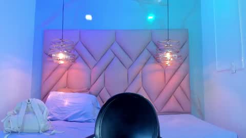 Snapshot of angelaa_cute chatting on June 27, 2026, 12:10 pm ANGELA online show from June 27, 2026, 12:10 pm