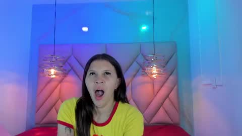 Snapshot of angelaa_cute chatting on July 7, 2026, 12:09 pm ANGELA online show from July 7, 2026, 12:09 pm