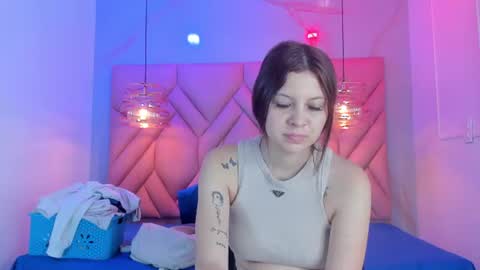Snapshot of angelaa_cute chatting on July 29, 2026, 12:03 pm ANGELA online show from July 29, 2026, 12:03 pm