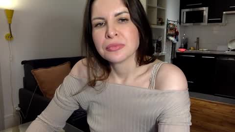 Snapshot of angeladarkk chatting on February 14, 2025, 10:36 pm Angela online show from February 14, 2025, 10:36 pm