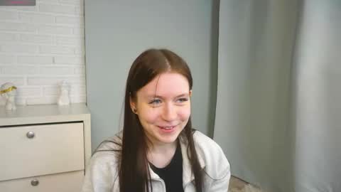 angelapratt online show from April 14, 2026, 3:29 pm