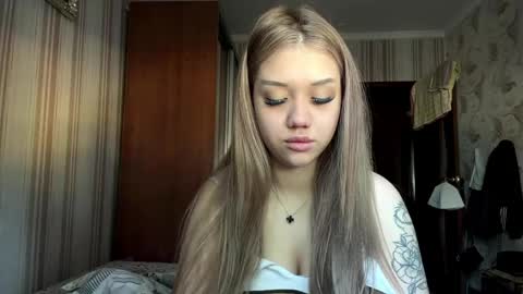 Snapshot of angelaribero chatting on May 20, 2026, 4:18 am Angel online show from May 20, 2026, 4:18 am