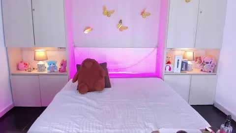 Snapshot of angelariverss chatting on March 1, 2026, 12:18 pm angelariverss online show from March 1, 2026, 12:18 pm