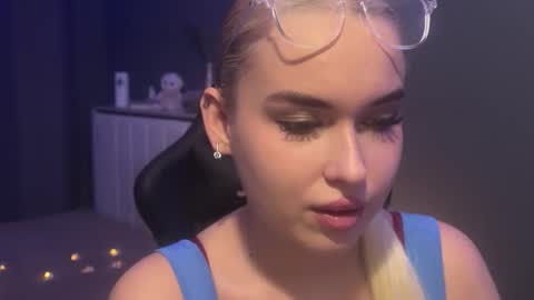 Snapshot of angelbounce chatting on December 4, 2025, 9:01 pm Angela and I just new here Pls send Like and Subscribe 3 online show from December 4, 2025, 9:01 pm