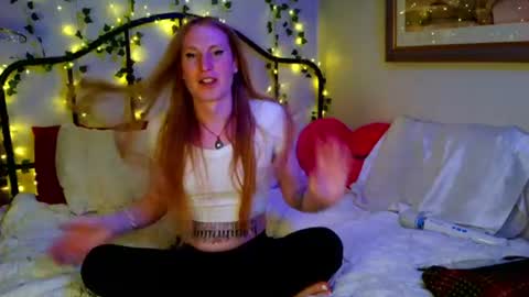 Snapshot of angelcakexoxo chatting on June 13, 2026, 6:44 am AngelCakexoxo online show from June 13, 2026, 6:44 am