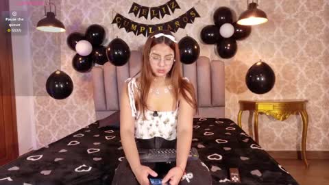 Snapshot of angeles_azul chatting on April 22, 2026, 5:58 pm angel online show from April 22, 2026, 5:58 pm