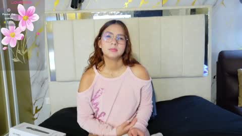 Snapshot of angeles_azul chatting on May 8, 2026, 3:50 pm angel online show from May 8, 2026, 3:50 pm