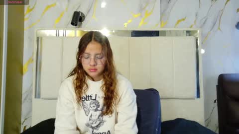 Snapshot of angeles_azul chatting on May 11, 2026, 1:06 pm angel online show from May 11, 2026, 1:06 pm